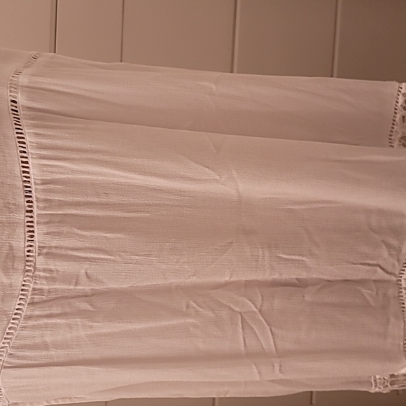 Democracy Sleeveless White Lacy Top - Picture 6 of 10